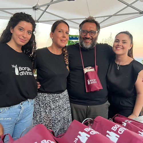 Taglio del nastro per "Borgo DiVino" a Vietri sul Mare: fino a domenica degustazioni con oltre 30 cantine da tutta Italia