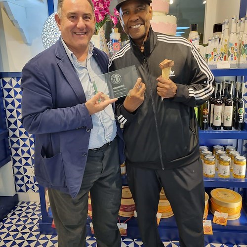 Tappa di gusto da Sal De Riso per Denzel Washington, la star di "The Equalizer 3" saluta la Costa d'Amalfi 