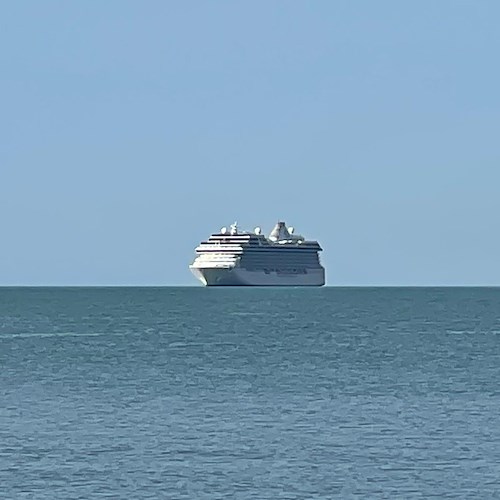 Tornano le navi da crociera in Costa d'Amalfi: al largo di Amalfi c'è "Marina"
