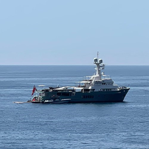 Tre yacht di lusso al largo di Amalfi, ecco quali sono / FOTO 