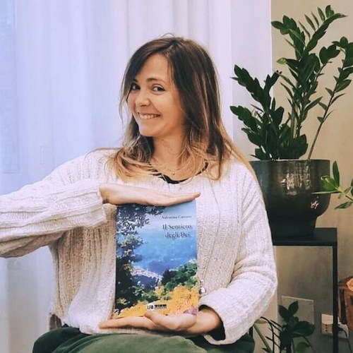Un libro sulla giovinezza dei nonni, Valentina Carrano di Agerola presenta "Il Sentiero degli Dei" 