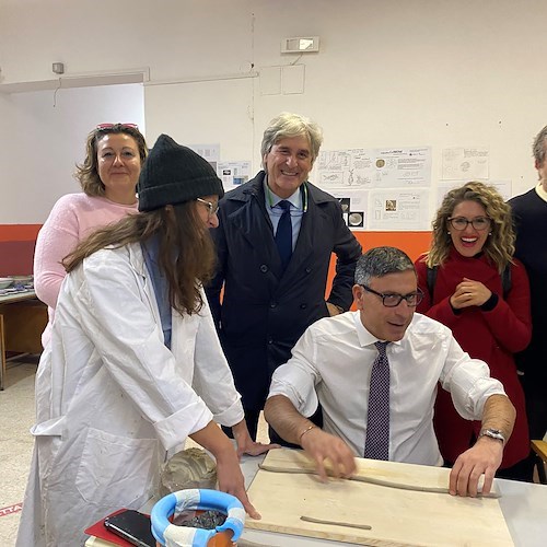 Vietri sul Mare, il Presidente Nazionale di CNA Dario Costantini in visita alla Scuola Regionale di Ceramica