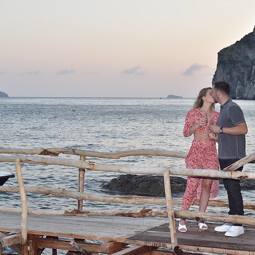 "Will you marry me", John sceglie Positano per dichiararsi alla sua Amanda /FOTO Pino Falcone