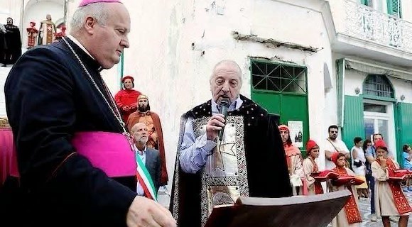 Amalfi piange Roberto De Simone, Magister di Civiltà Bizantina nel 2015